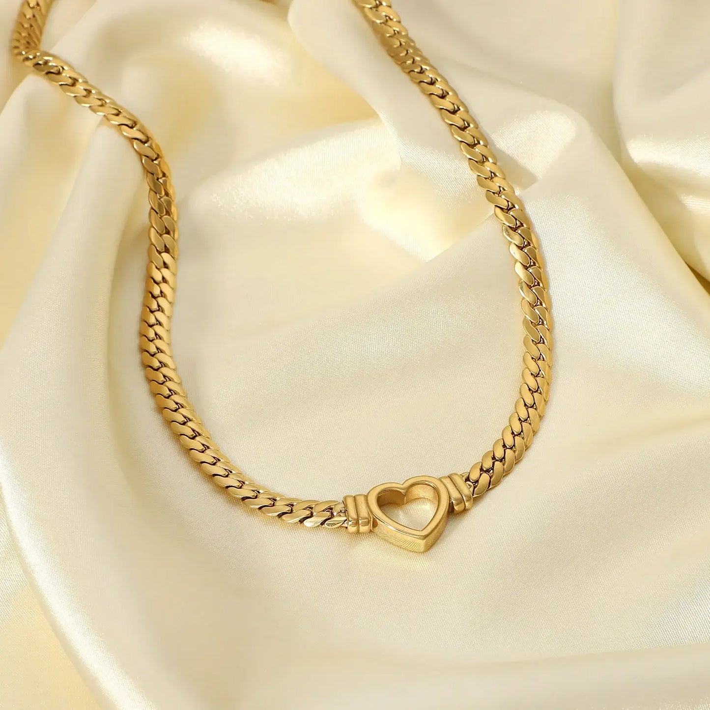 Vali Heart Choker Kolye
