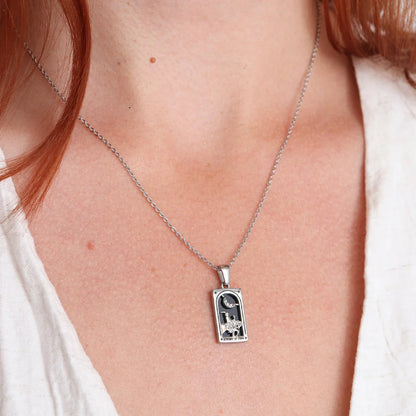 Knight of Cups Pendant Kolye