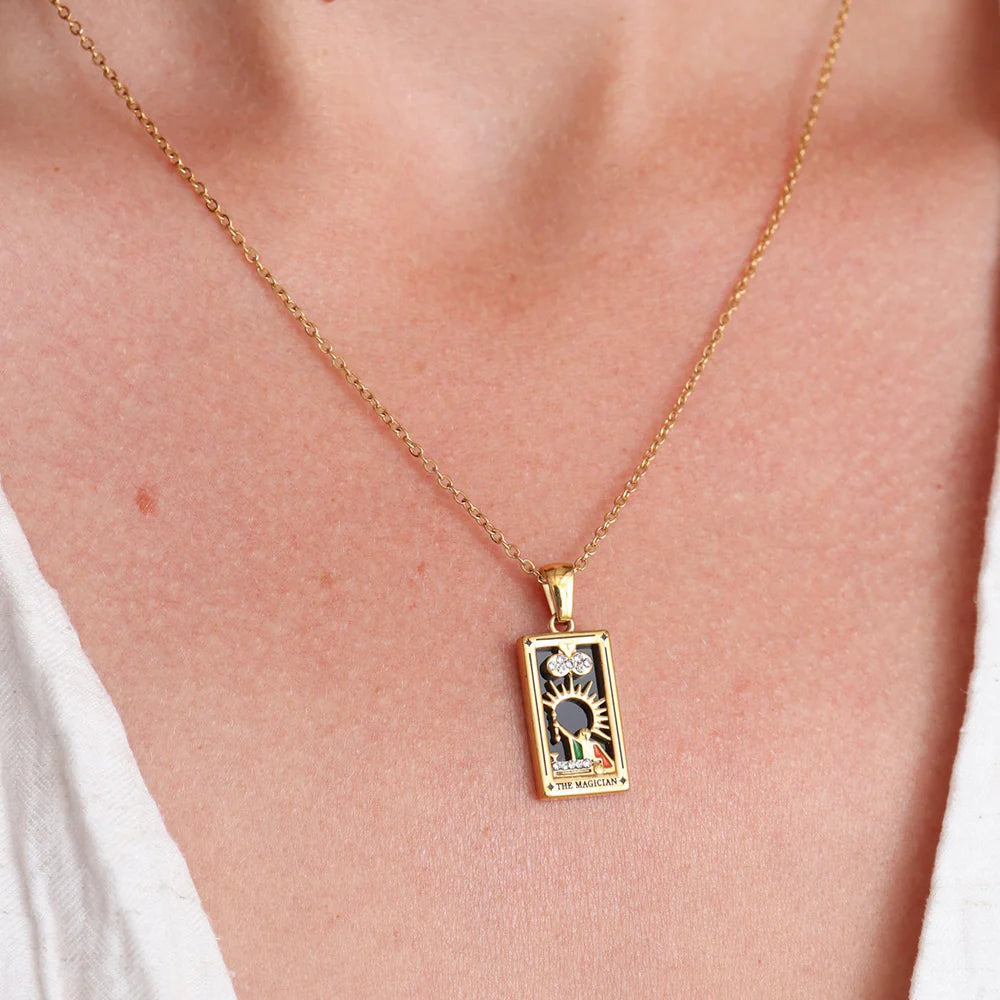 Magician Pendant Kolye