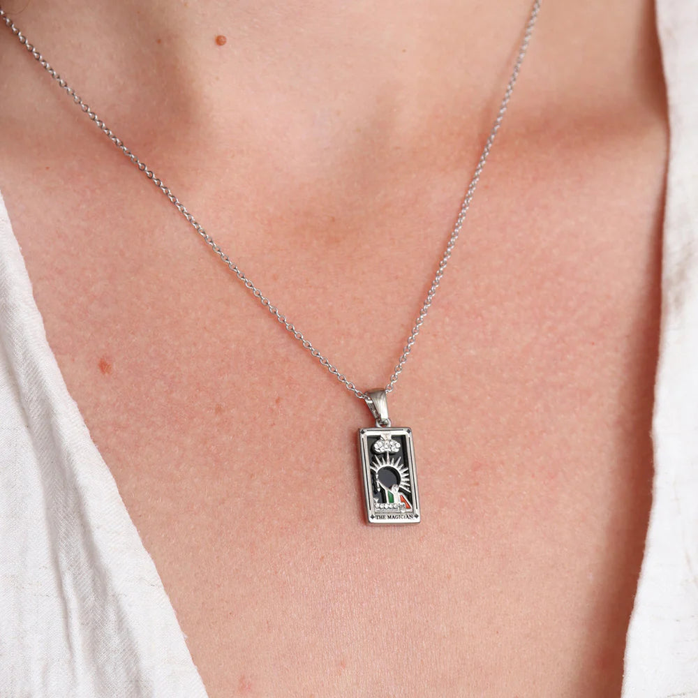 Magician Pendant Kolye