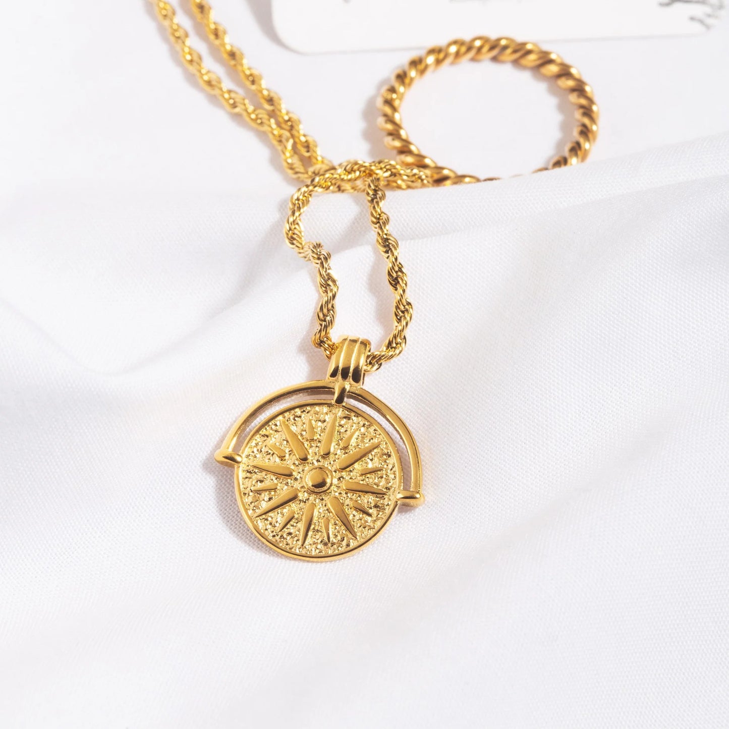 Golden Sun Necklace Kolye